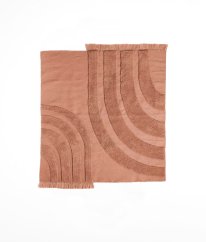 Hnědorůžový ručně vyráběný vlněný koberec s biobavlnou Duha LIEWOOD (PC 4500 Kč)