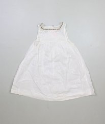 Bílé šaty s výšivkou