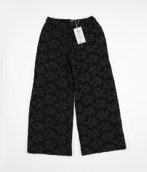 Černé kalhoty s 3D krepovými květy NAME IT