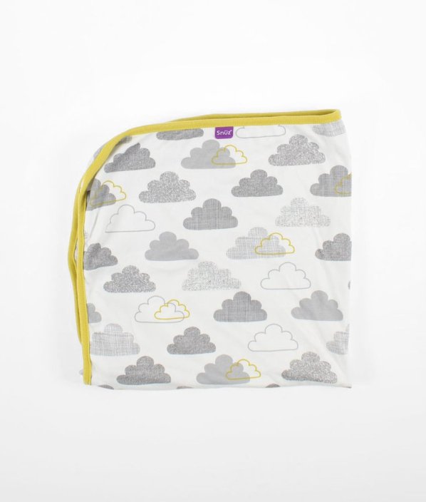 Šedobiela deka s mráčikmi