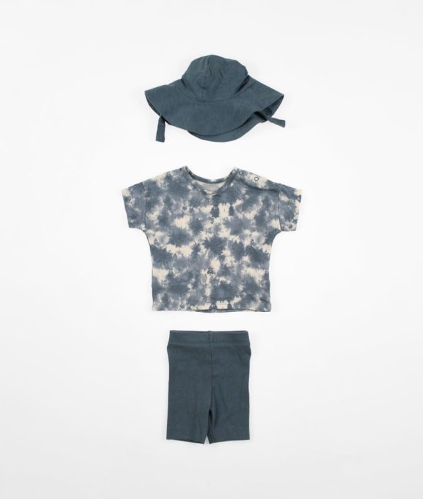 Modrobílé tričko, žebrované kraťasy a klobouček GEORGE