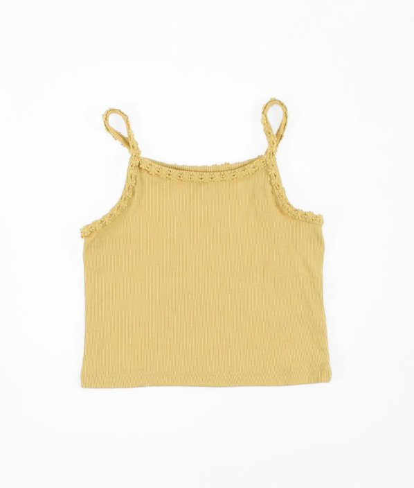 Žltý rebrovaný top s čipkou (obvod 54 pružný) NUTMEG