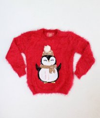 Červený chlupatý vánoční svetr