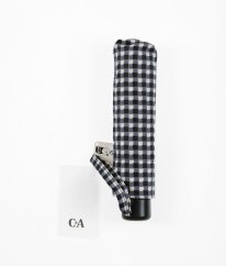 Modrobiely kockovaný skladací dáždnik (priemer 108 cm) C&A
