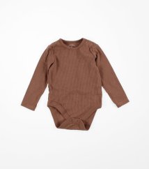 Hnědé žebrované body F&F