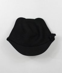 Černá vlněná  čepice s kšiltem F&F