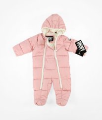 Růžová zimní kombinéza DKNY