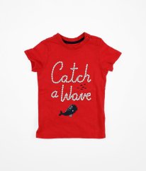 Červené tričko s nápisem C&A