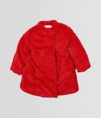 Červený plyšový kabát