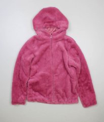 Růžový plyšový kabát